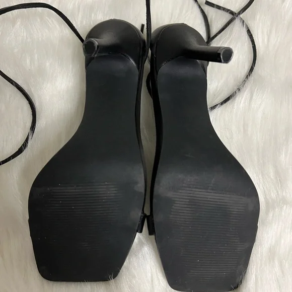 Steve Madden Black High Heels Size 8 - Picture 4 of 5
